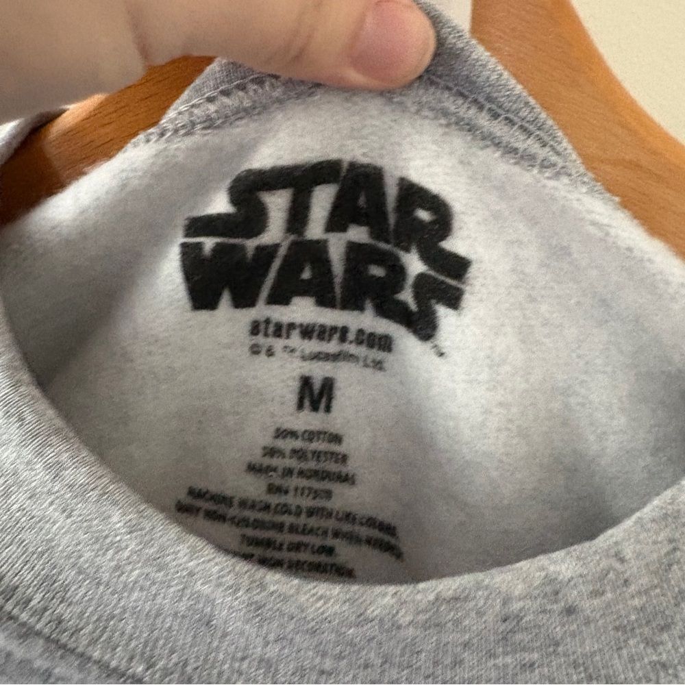 Star Wars Gray Crewneck Sweater Baby Yoda Grogu Design Adult M new NWT - Picture 4 of 6